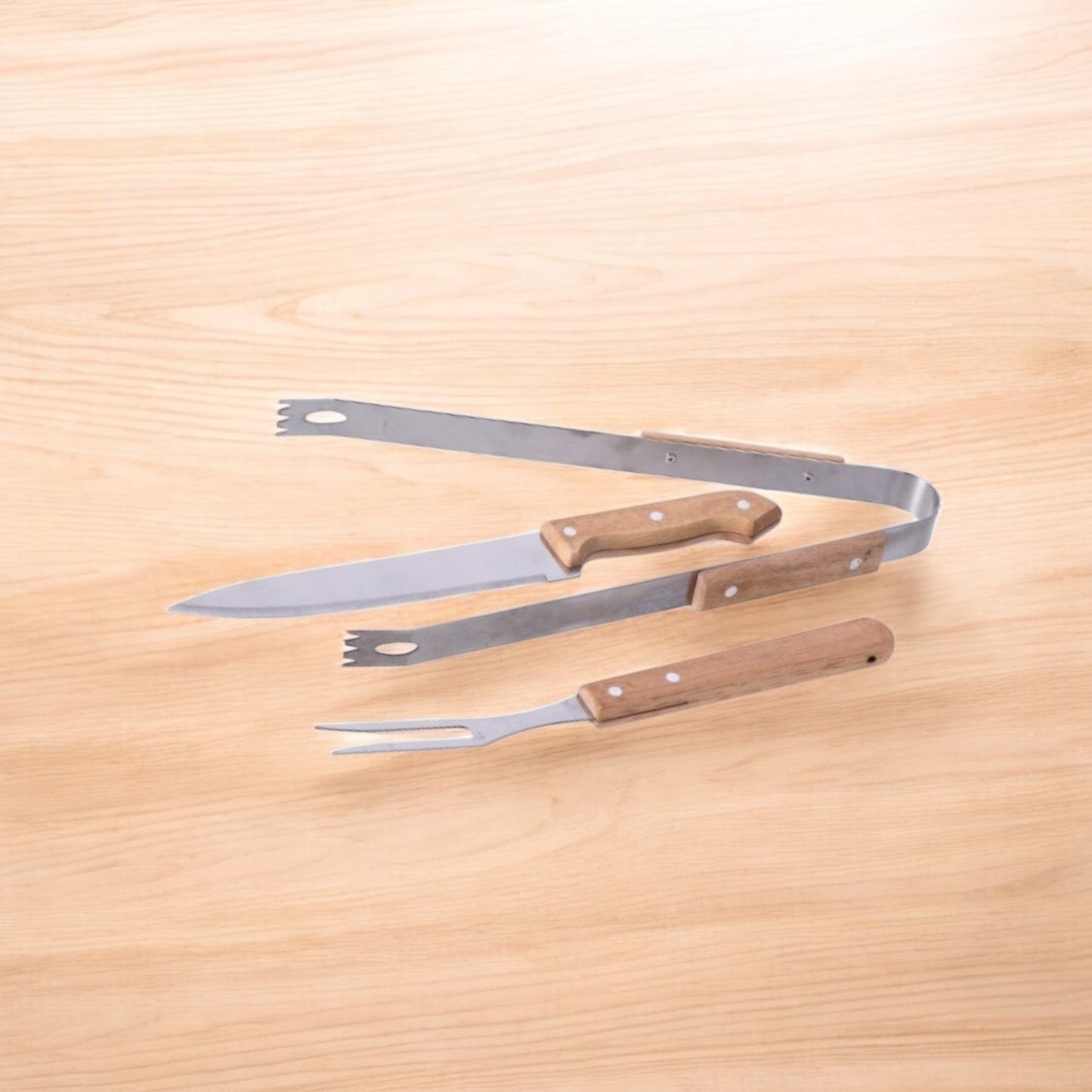 Set barbecue con 3 accessori e custodia