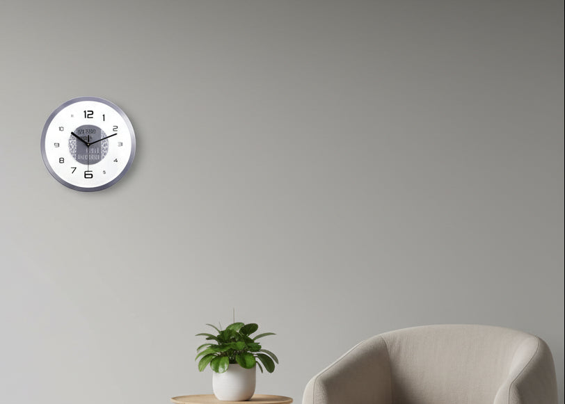 Orologio da Parete in Alluminio 30,5 cm – 4 Decorazioni Moderne