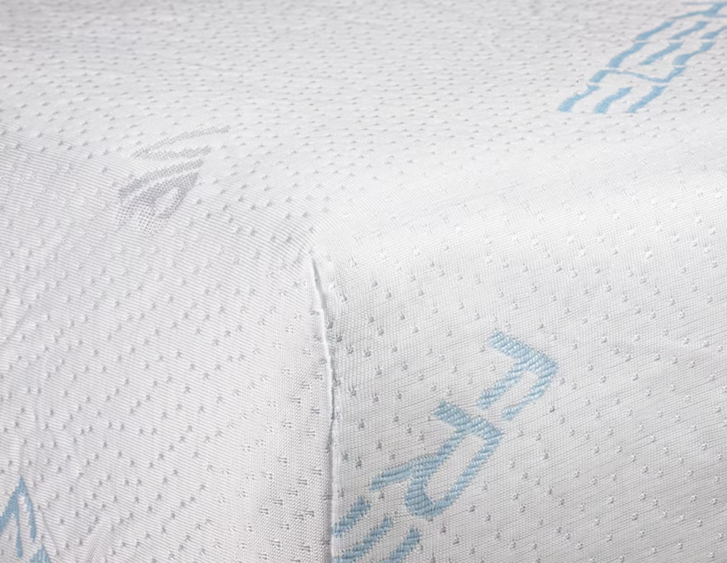 Coprimaterasso Freeze in tessuto rinfrescante con angoli elasticizzati – 3 Dimensioni Disponibili