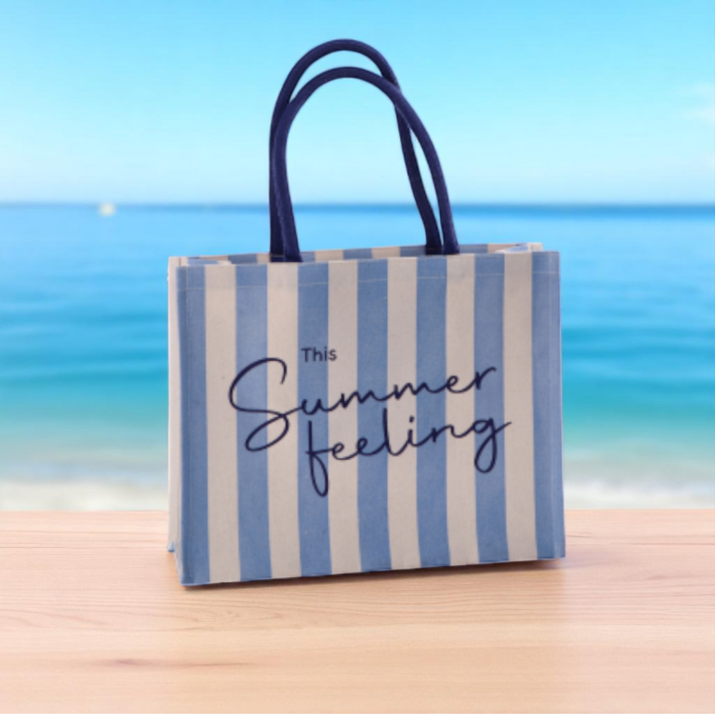 Borsa mare in cotone su una spiaggia.
Venduto da Prodomo negozio online di Casalinghi