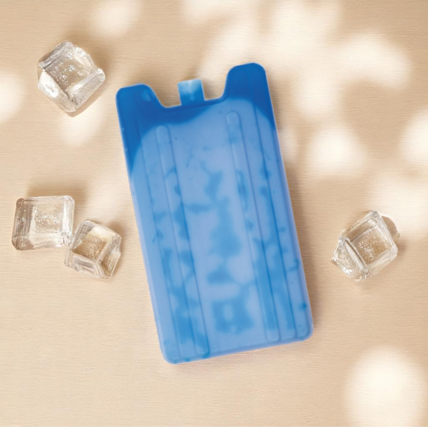 Ghiacciolo refrigerante con del ghiaccio su un piano in legno.
Venduto da Prodomo negozio online di Casalinghi