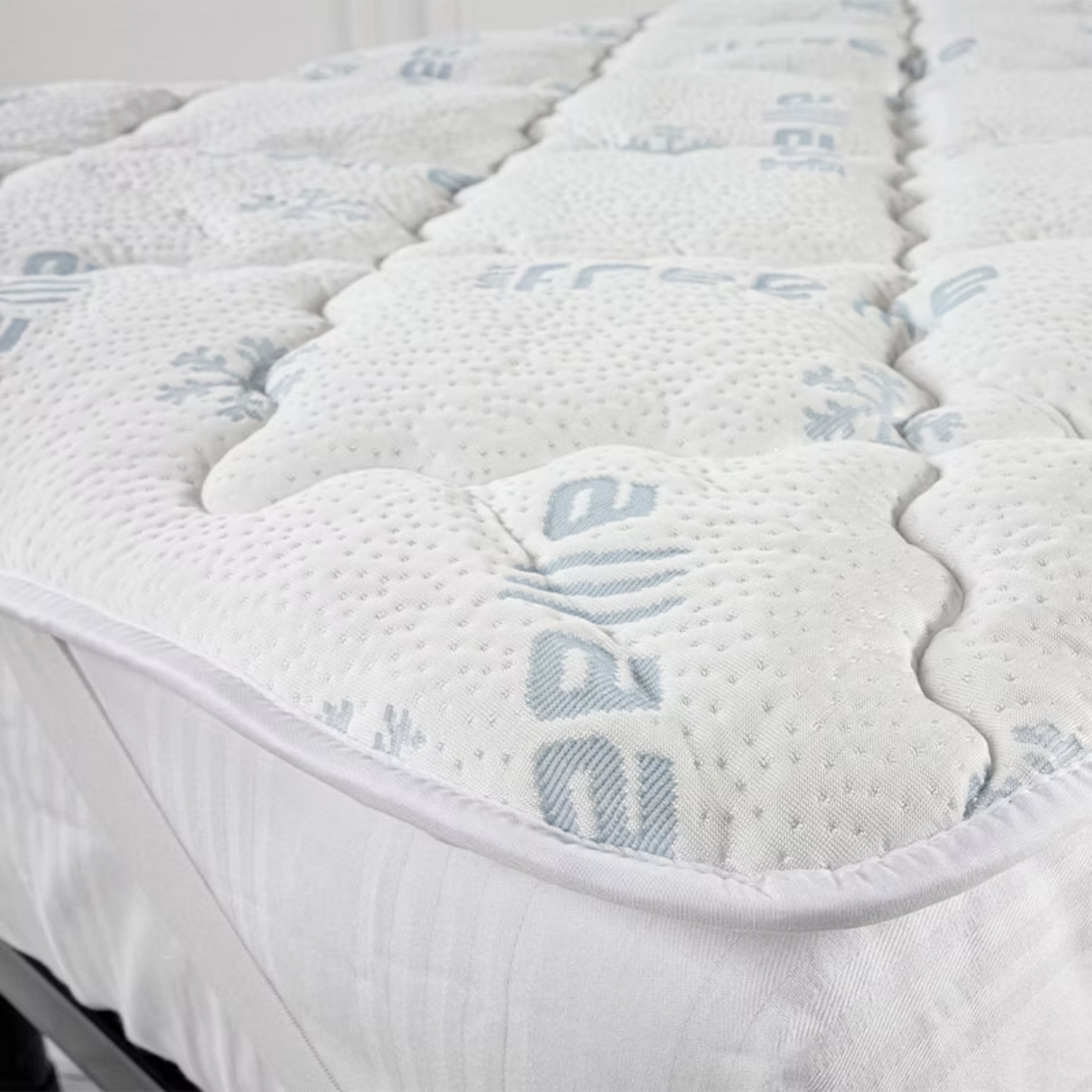 Topper Double Freeze double face in fibra di poliestere cardata con cover bifacciale – peso 300?g/mq – misure 90×200 cm, 170×200 cm