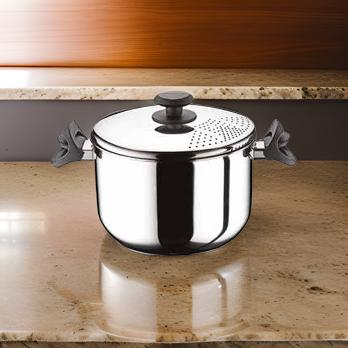Pentola Arian in acciaio inox con coperchio scolapasta – 22 cm – induzione