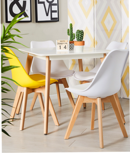 Set 6 Sedie Lelia con Gambe in Legno Naturale e Seduta in Polipropilene