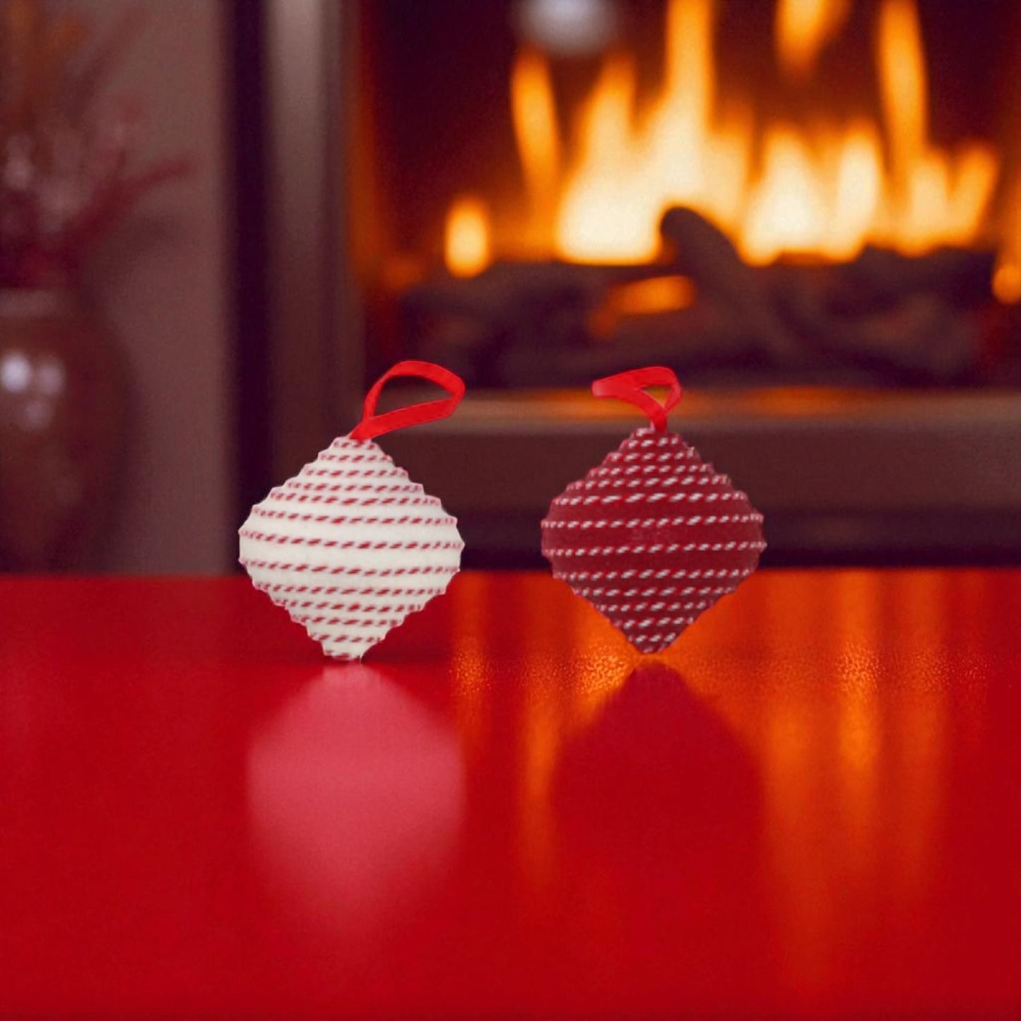 Decorazione Natale in Polistirolo Rosso e Bianco da Appendere