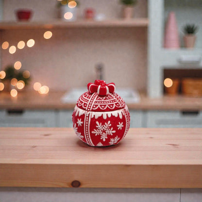 Contenitore Tondo in ceramica con tema natalizio, ambientato in una cucina a Natale.