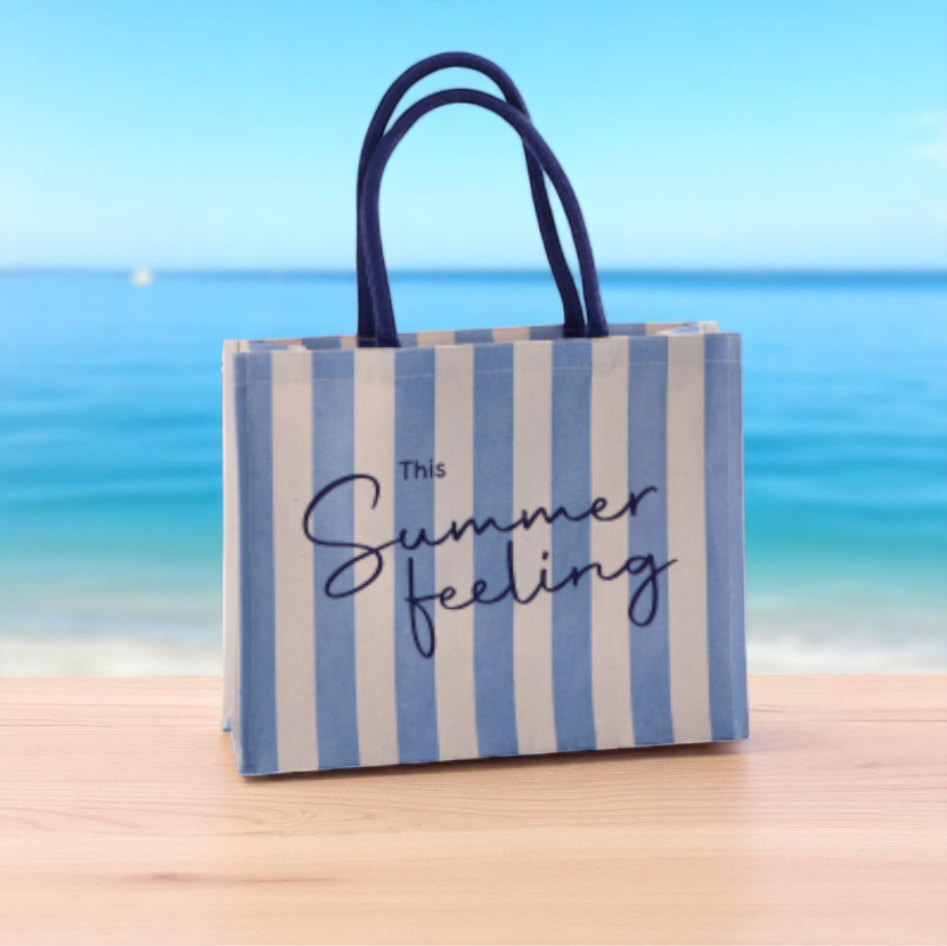 Borsa mare in cotone su una spiaggia.
Venduto da Prodomo negozio online di Casalinghi