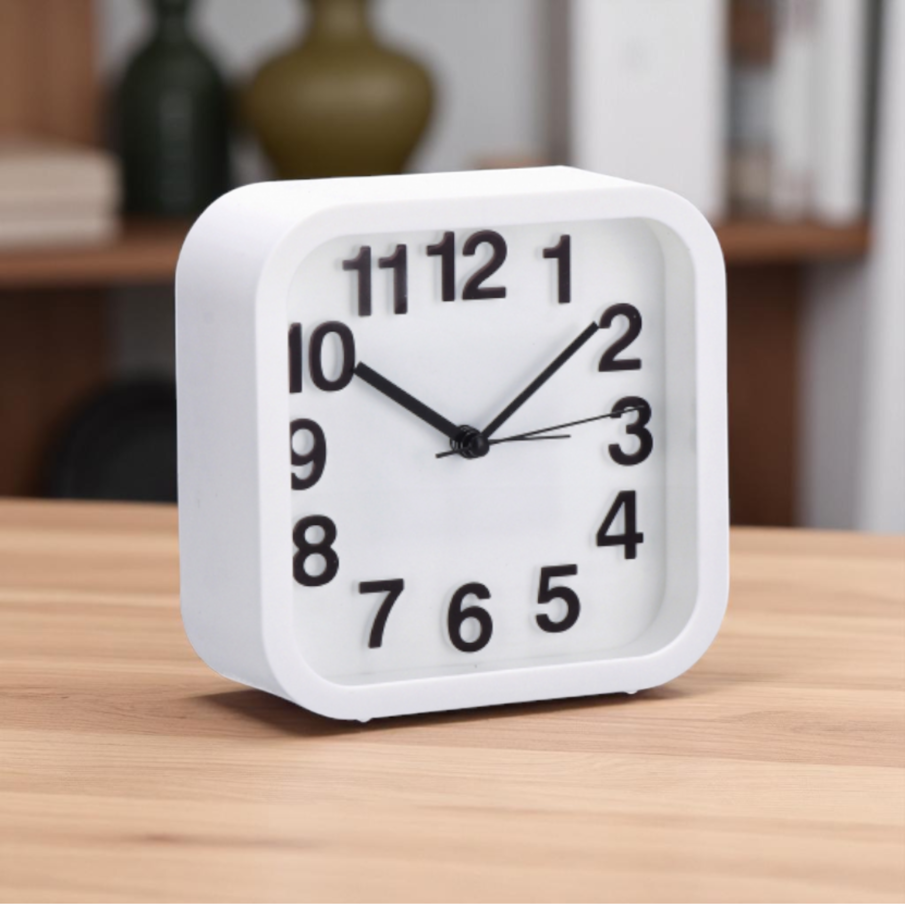 Orologio sveglia da scrivania bianco.
Venduto da Prodomo negozio online di Casalinghi