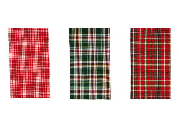 3 Runner antimacchia di natale plaid holly su sfondo bianco.