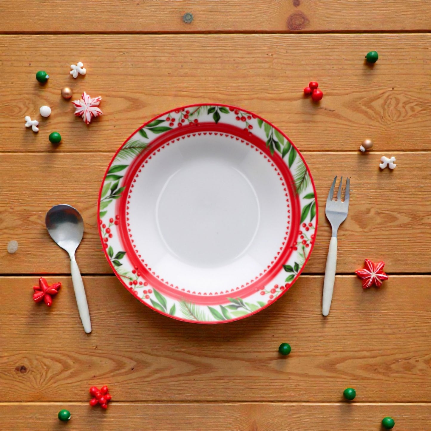 Piatto di natale bianco merry christmas in porcellana bianco con disegni vischio e righe rosse e verdi.