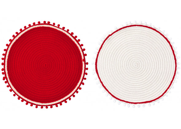 2 Tovagliette rossa e bianc adecorativa, centro tavola natalizio su sfondo bianco