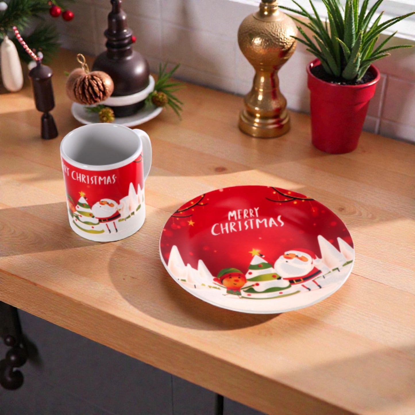 Set colazione di natale con tazza e piattino con decori natalizia,ambientati su un piano in legno accogliente.